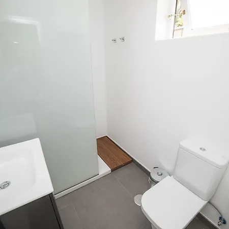 Modern On The Seafront Holiday home *